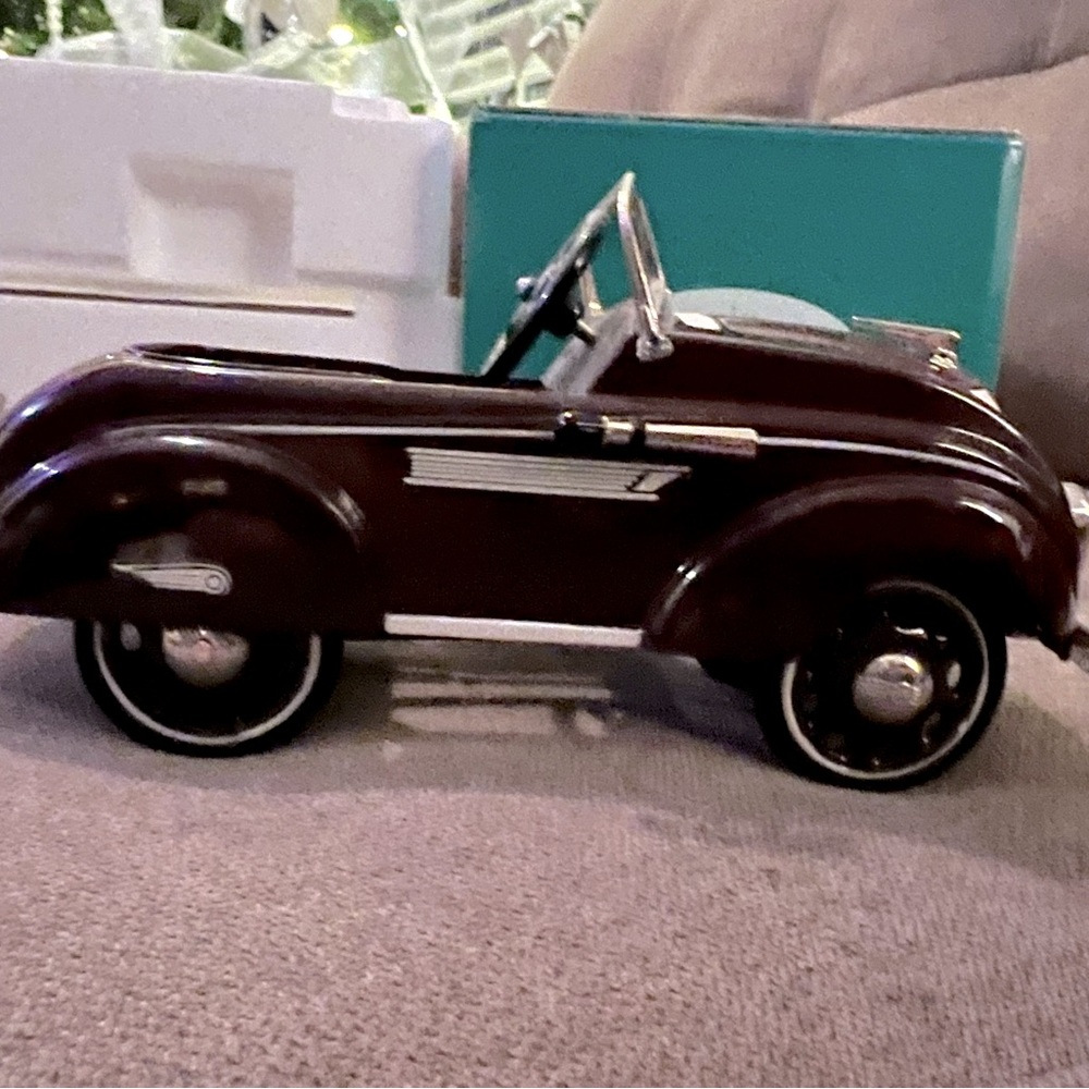 Kissy car classic hallmark brand new in box